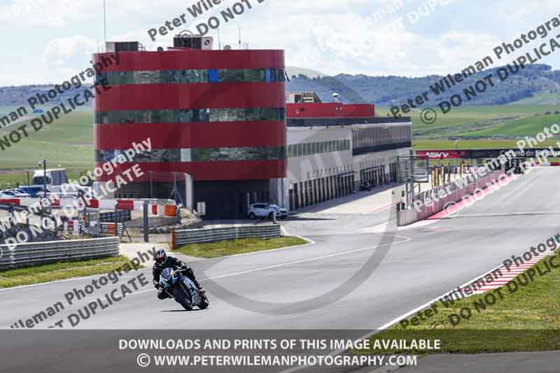 cadwell no limits trackday;cadwell park;cadwell park photographs;cadwell trackday photographs;enduro digital images;event digital images;eventdigitalimages;navarra;no limits trackdays;peter wileman photography;racing digital images;trackday digital images;trackday photos